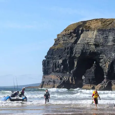 Отель Mcmunns Of 3*